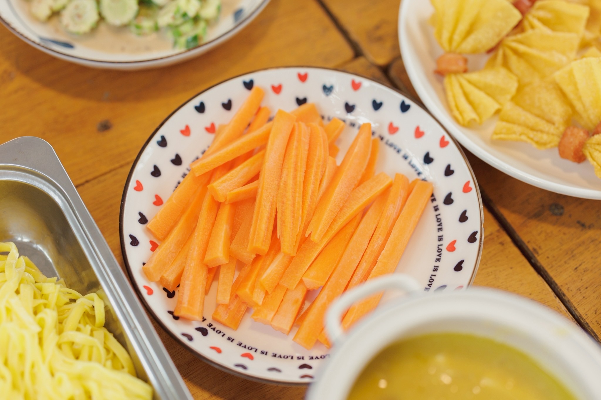 Полезный обед со свежими овощами в Bamboo Valley